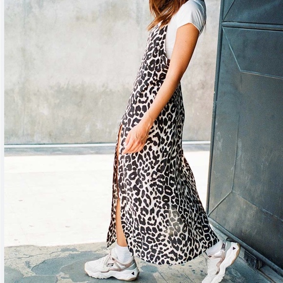 Crimson & Clover Dress" Leopard Print Maxi Dress size small - Picture 11 of 12